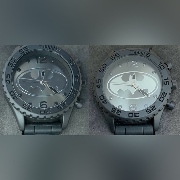 TM & DC Comics Shield Warner Bros. Entertainment INC Batman Watch ~New~ - Picture 6 of 14